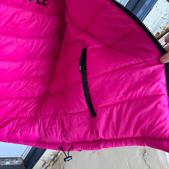 KENNETH COLE Sundance Film Festival Winter Puffer Jacket with Hood - Picture 8 of 9